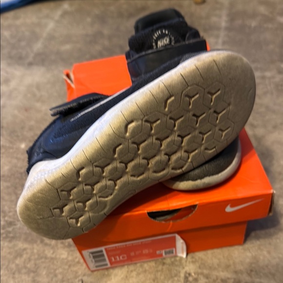 Nike - Picture 5 of 5